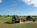 Retractable airplane hangar