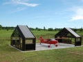 Retractable airplane hangar